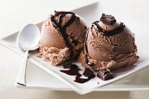 بستنی شکلاتی